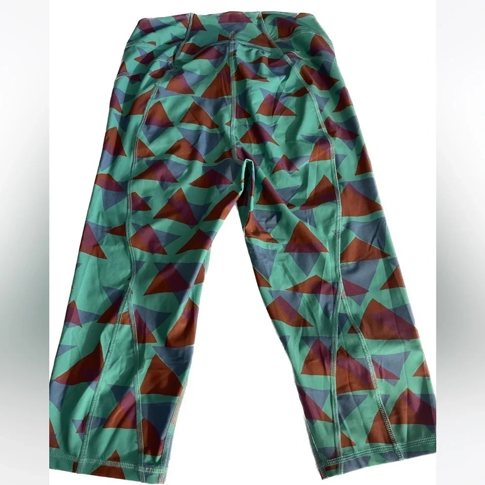 Free People Geometric Crop Leggings Size M 16” Inseam.